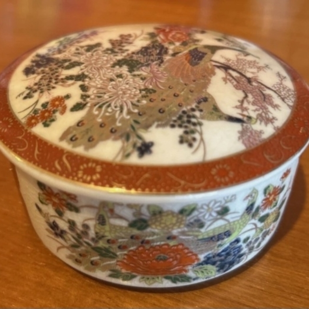 Vintage Satsuma Round Floral Trinket Music Box Japan Music Plays!